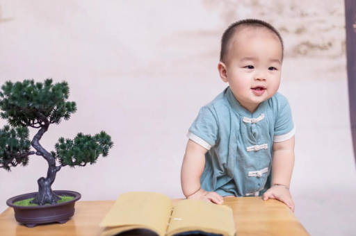 龙口宝宝抓耳朵是什么原因